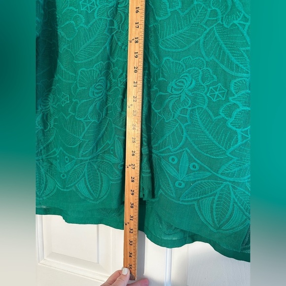 AKEMI + KIN Anthro Boho Christmas Burnout Green Eyelet Tunic XS PRISTINE Patty’s - Picture 11 of 13